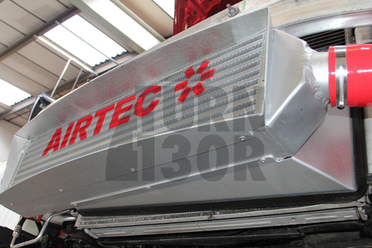 Intercooler de montaje frontal de Airtec para Clio 4 RS Intercooler de montaje frontal de Airtec para Clio 4 RS