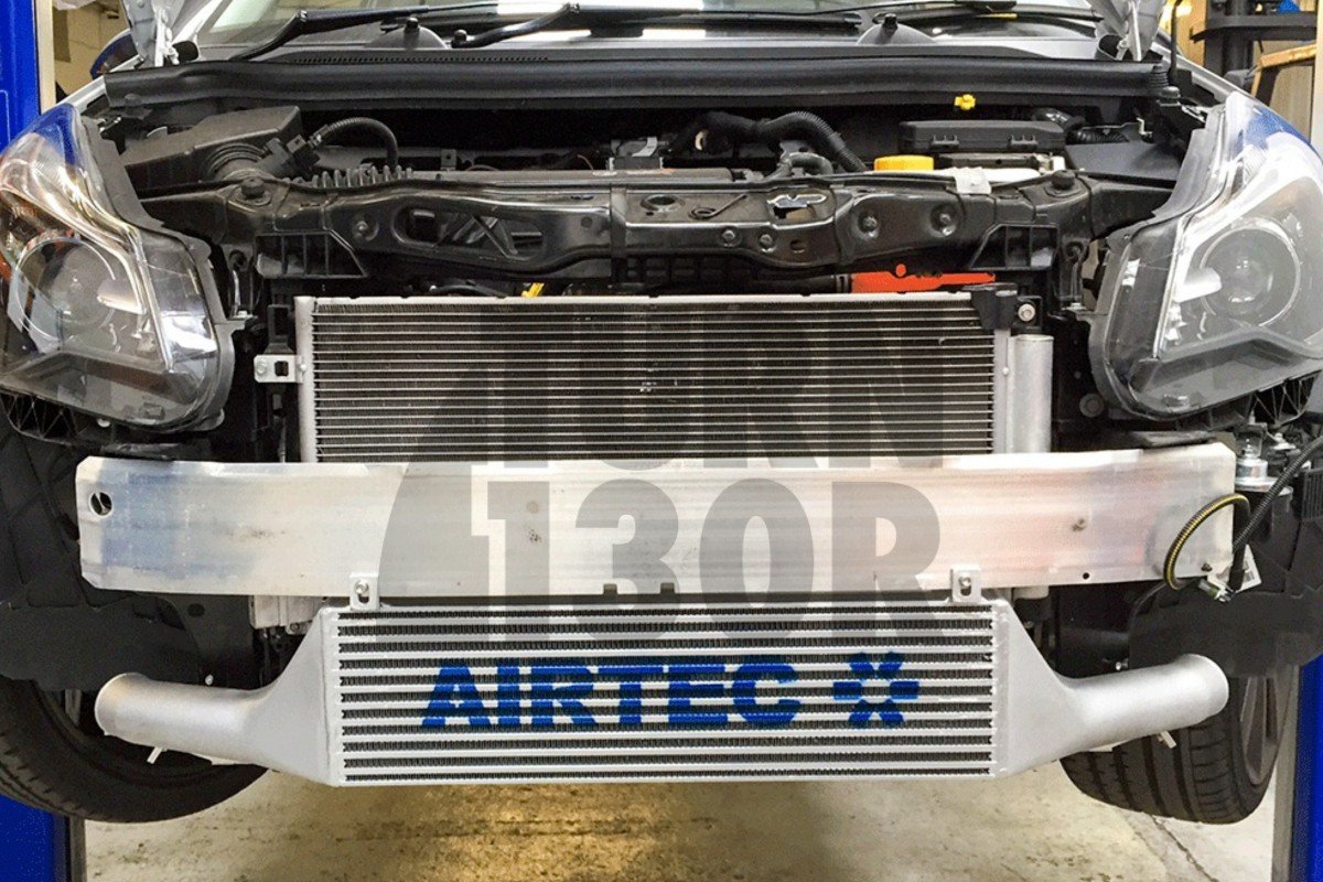 Kit de intercooler de alto rendimiento para Opel Corsa D OPC de Airtec Kit de intercooler de alto rendimiento para Opel Corsa D OPC de Airtec