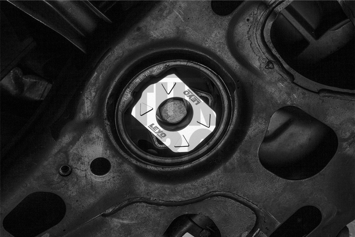 Inserto de casquillo de montaje Leyo DogBone para A3, S3, RS3 8V / 8Y, Leon 3, Golf 7, Golf 8 GTI / R