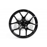 Llanta A01 Flow Formed 19 x 8.5 ET45 Gunmetal, Negro o Plata APR Llanta A01 Flow Formed 19 x 8.5 ET45 Gunmetal, Negro o Plata APR