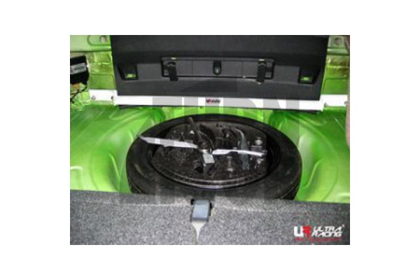 Ultra Racing Barra de montante superior trasera Scirocco MK3