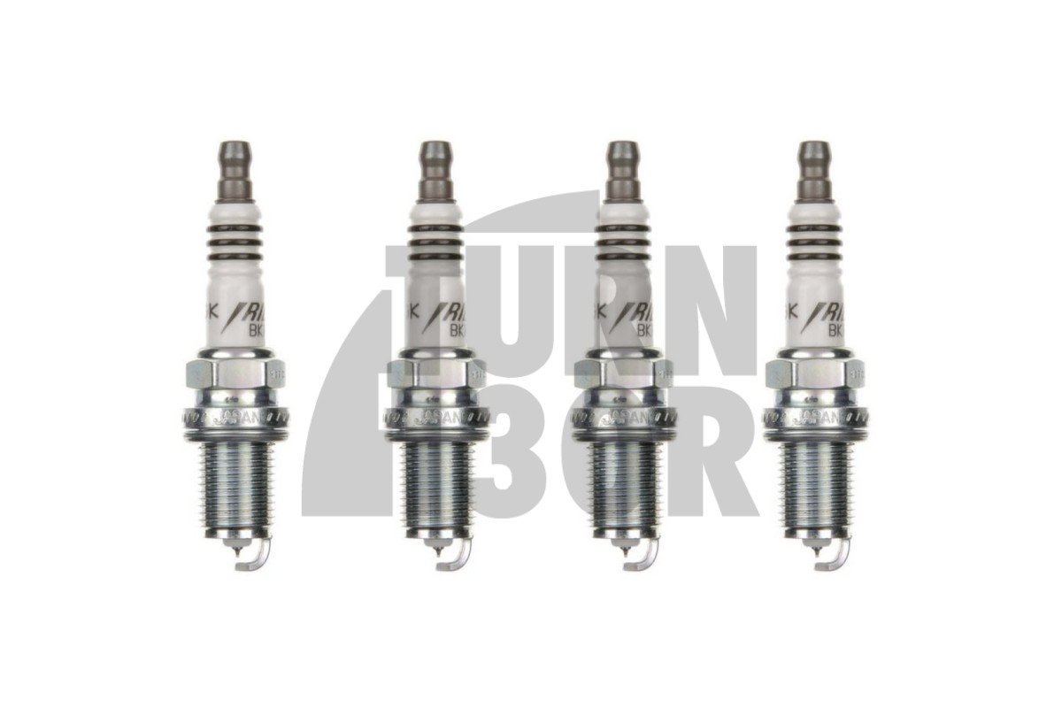 Bujías de encendido con la designación NGK BKR7EIX diseñadas para su uso en modelos S3 8L, León 1M y Audi TT 8N equipados con un motor 1.8T 20V