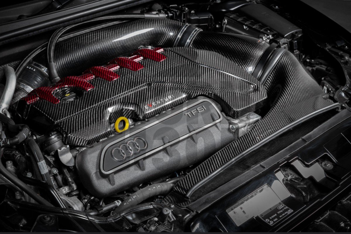 Eventuri Fibra de Carbono / Rojo Kevlar Cubierta del motor para Audi RS3 8V.5 / TTRS 8S y RS3 8Y