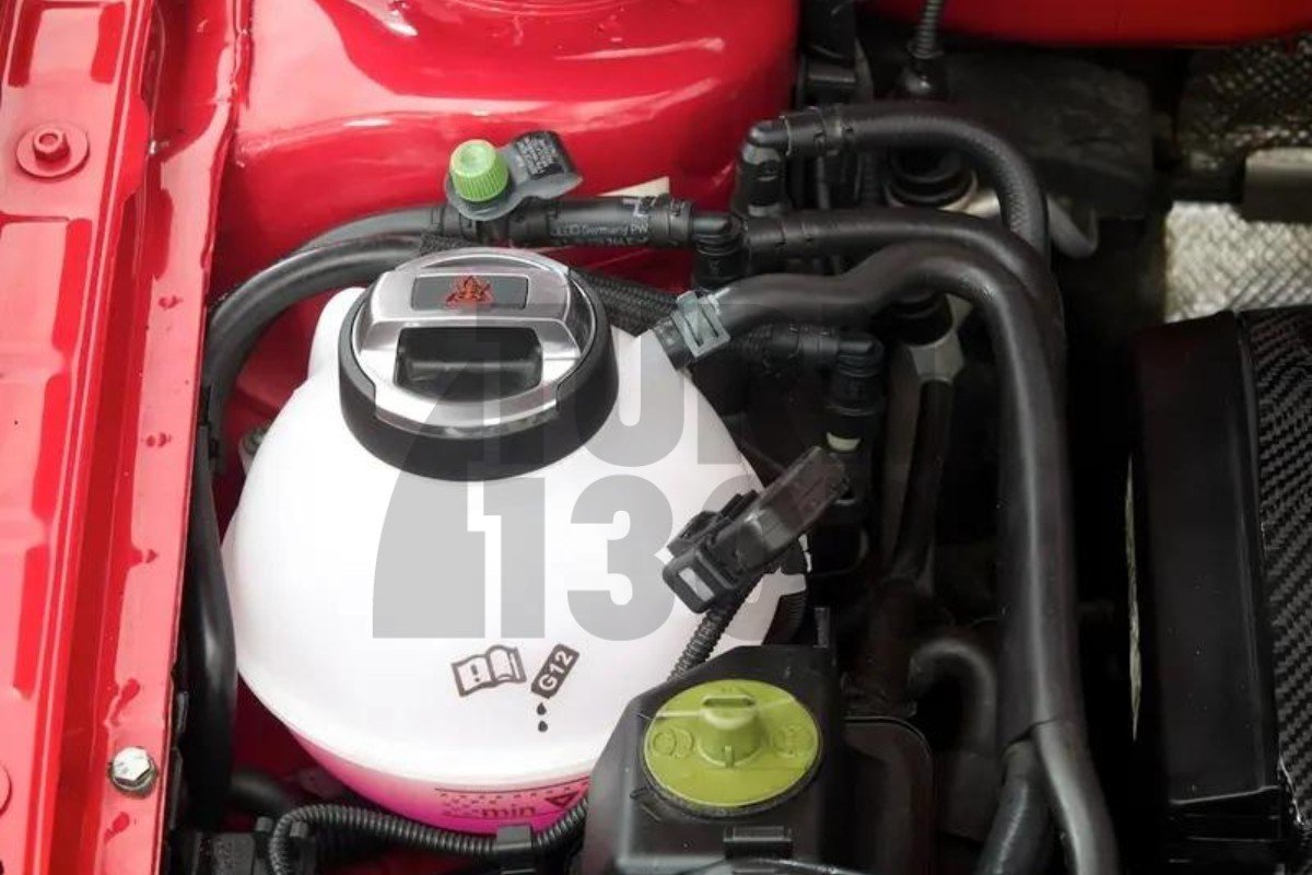 Tapa del depósito de expansión del refrigerante estilo R8 para Audi, Seat, Skoda, VW 1.8T 20V, 2.0 TFSI, V6 3.2 FSI, 4.2 V8