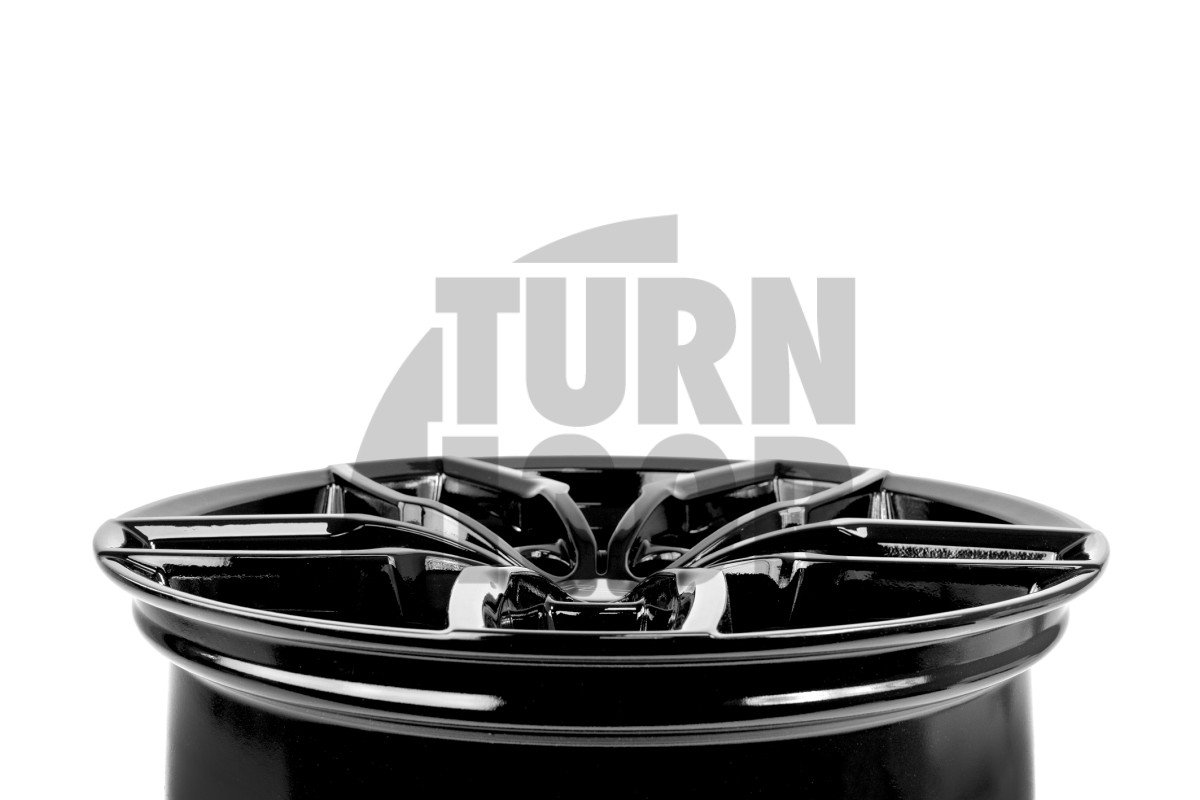 Llantas R360 19 x 8.5 ET44 5x112 Negro Racingline
