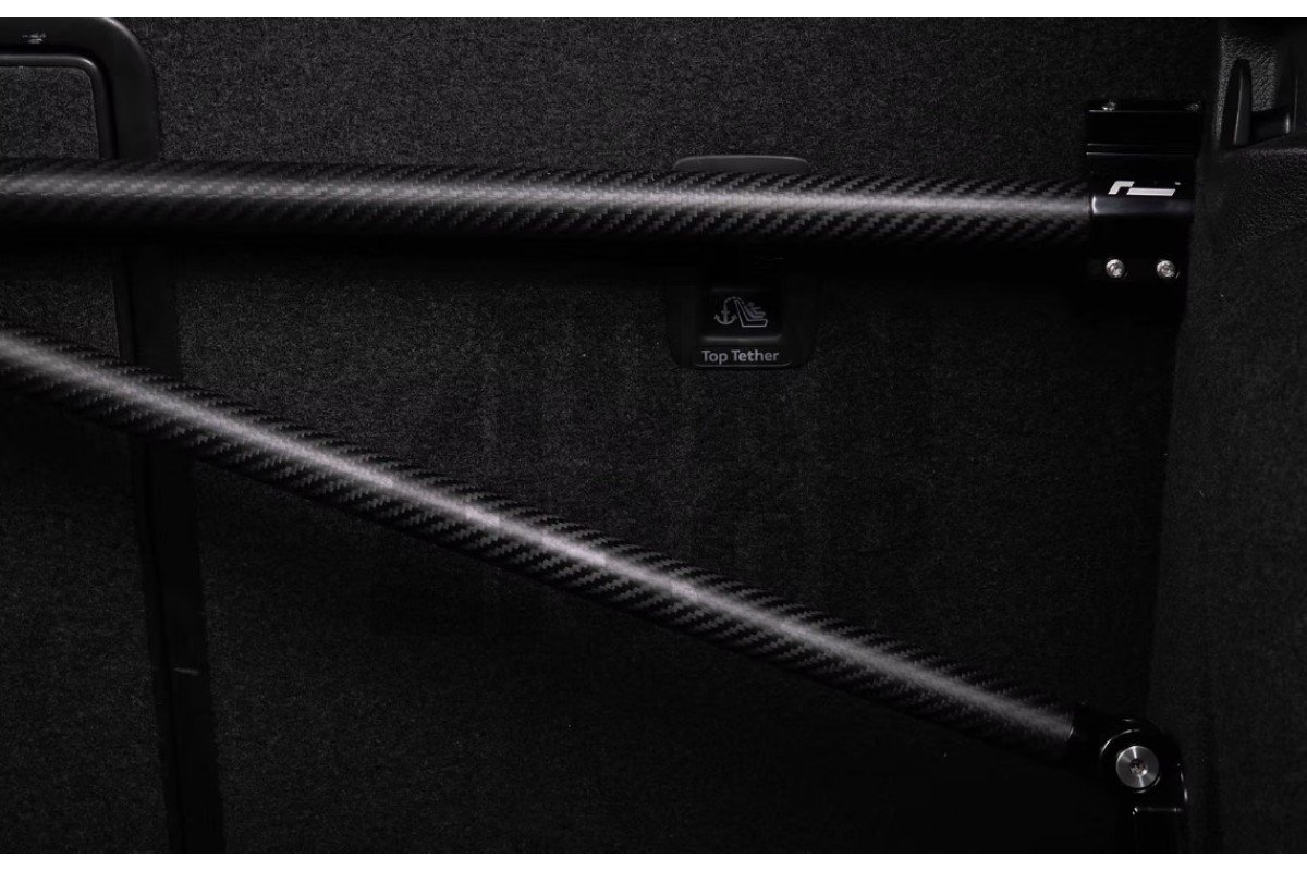 Tirante trasero de carbono para Audi S3 8V y RS3 8V / RS3 8Y Racingline