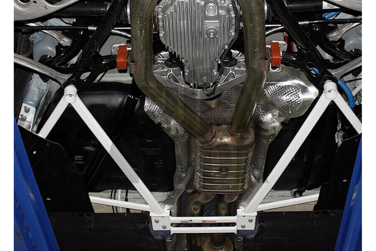 Ultra Racing 8 Puntos Delantero Subframe Brace BMW M2 F87