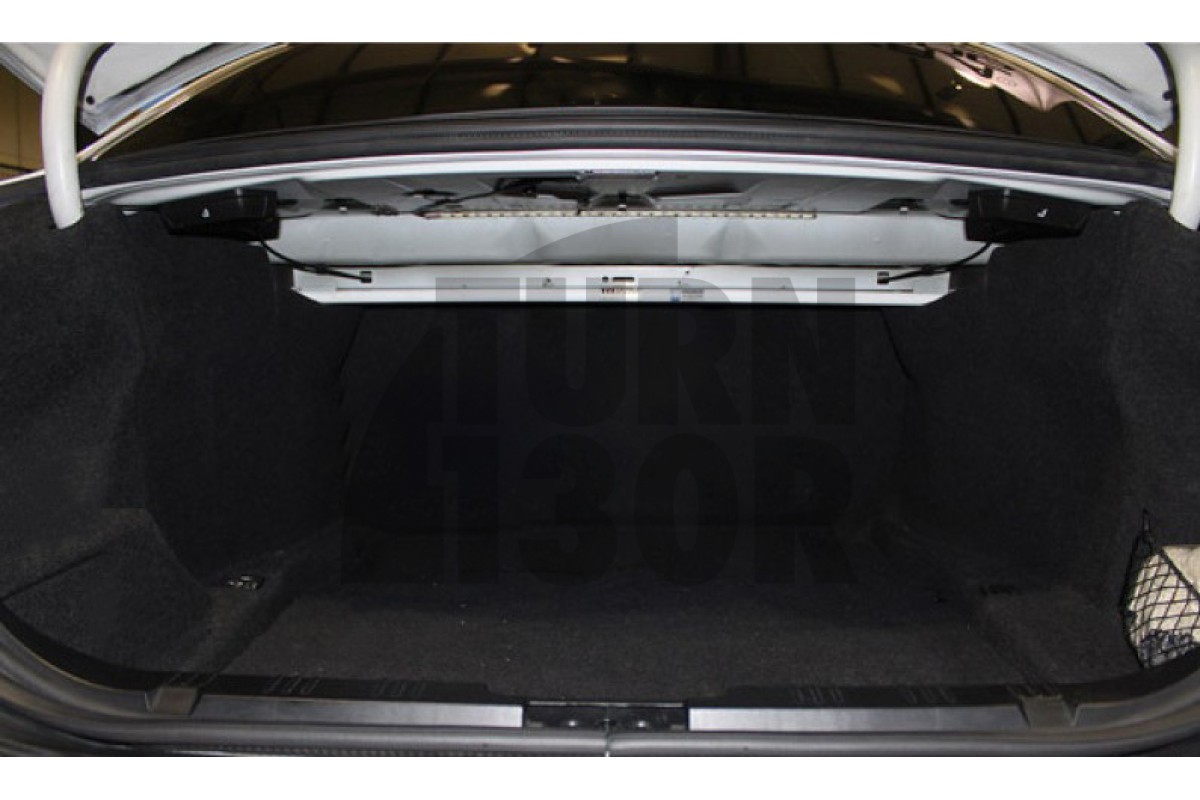 Barra estabilizadora superior trasera Ultra Racing BMW M5 E60