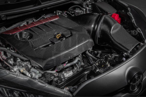 Eventuri Fibra de Carbono / Rojo Kevlar Cubierta del motor para Toyota Yaris GR
