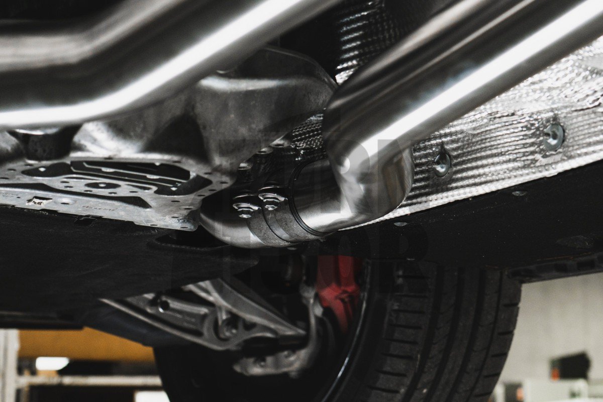 CTS Turbo Resonator Delete Kit para Audi RS6 C8 y RS7 C8