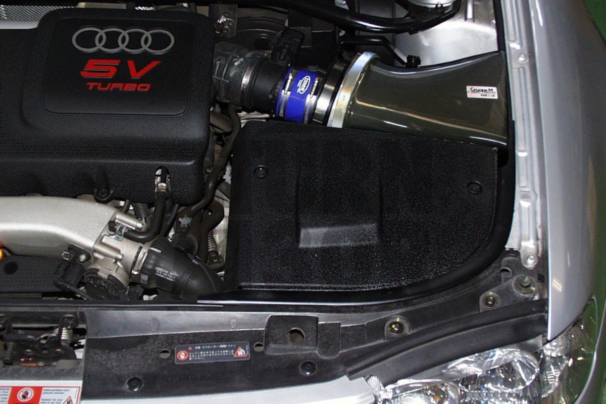 Sistema de admisión de fibra de carbono Gruppe M para Audi S3 8L